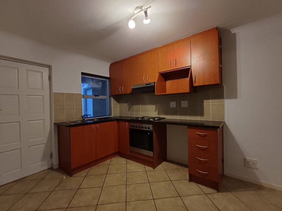 To Let 2 Bedroom Property for Rent in Gordons Bay Central Western Cape